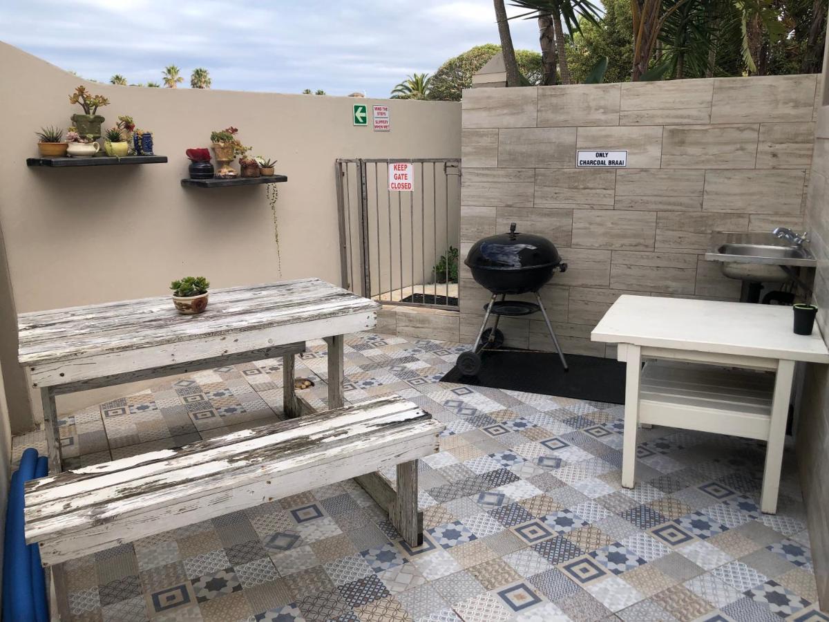 The Ark Guesthouse At Marina Martinique Jeffreys Bay Bagian luar foto