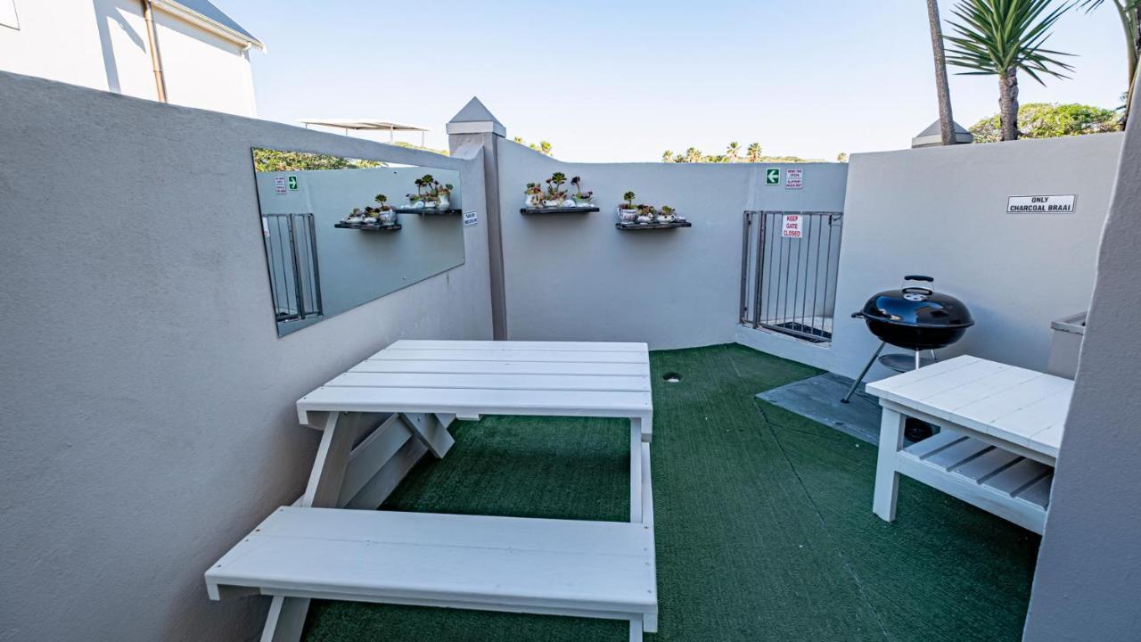 The Ark Guesthouse At Marina Martinique Jeffreys Bay Bagian luar foto