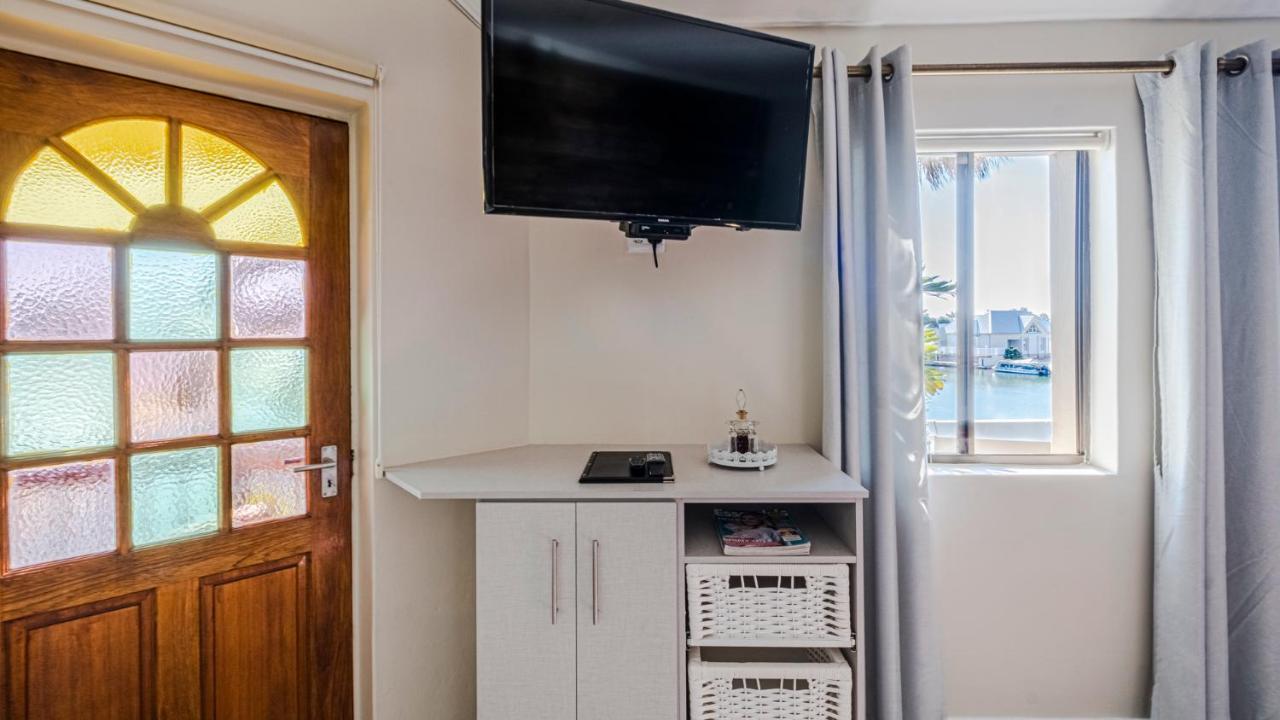 The Ark Guesthouse At Marina Martinique Jeffreys Bay Bagian luar foto