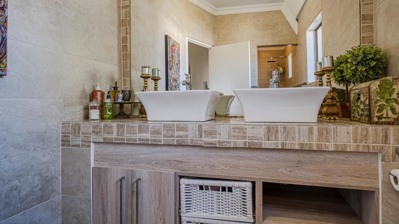The Ark Guesthouse At Marina Martinique Jeffreys Bay Bagian luar foto