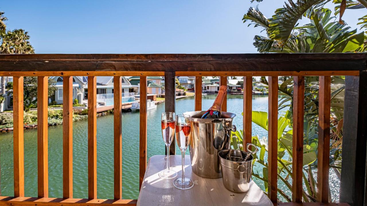 The Ark Guesthouse At Marina Martinique Jeffreys Bay Bagian luar foto