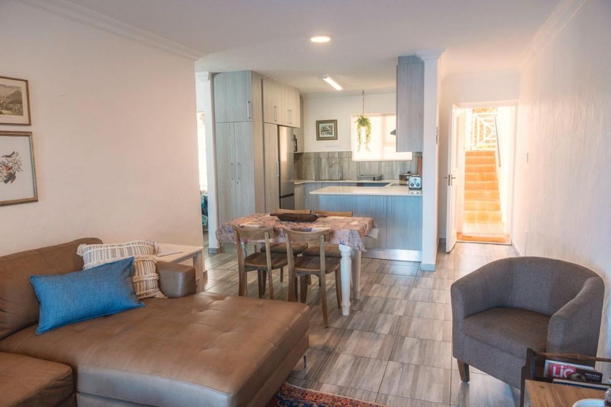The Ark Guesthouse At Marina Martinique Jeffreys Bay Bagian luar foto