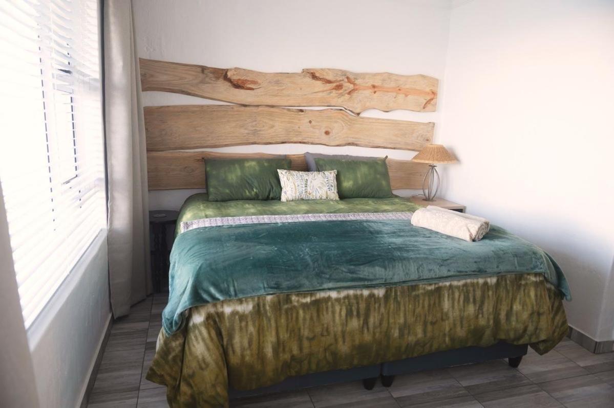 The Ark Guesthouse At Marina Martinique Jeffreys Bay Bagian luar foto