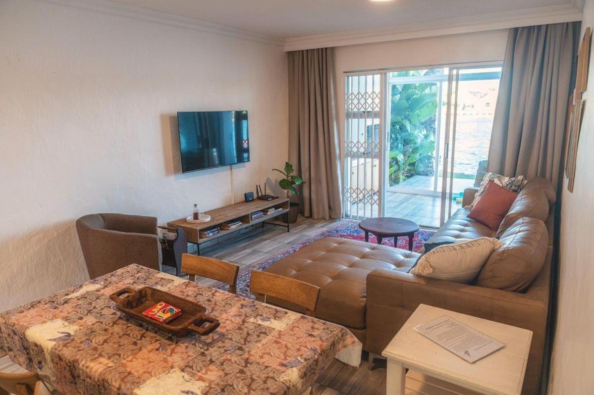 The Ark Guesthouse At Marina Martinique Jeffreys Bay Bagian luar foto