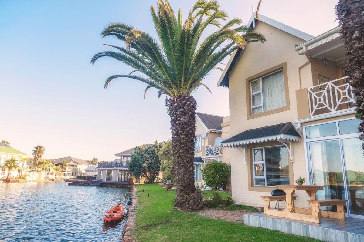 The Ark Guesthouse At Marina Martinique Jeffreys Bay Bagian luar foto